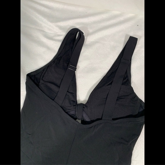 NEW $168 Robin Piccone Ava Underwire‎ One-Piece Swimsuit in Black [SZ 8 ] - Picture 6 of 8